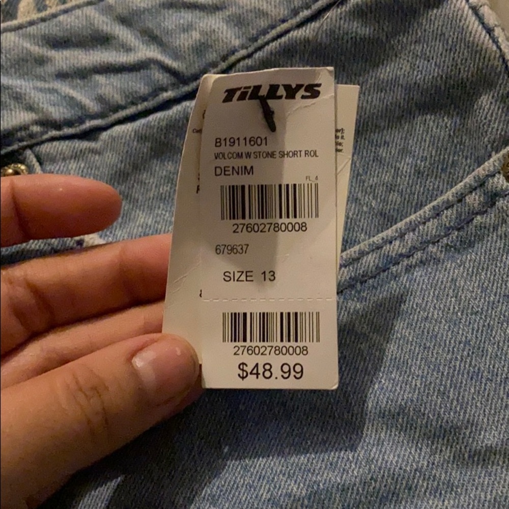 New Volcom - Picture 9 of 10